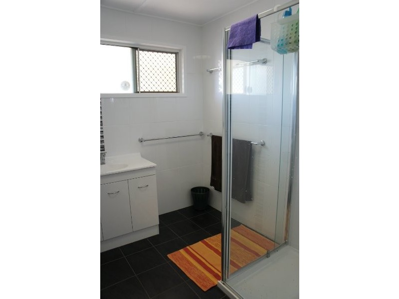 18 Hampton Street, Newtown QLD 4350