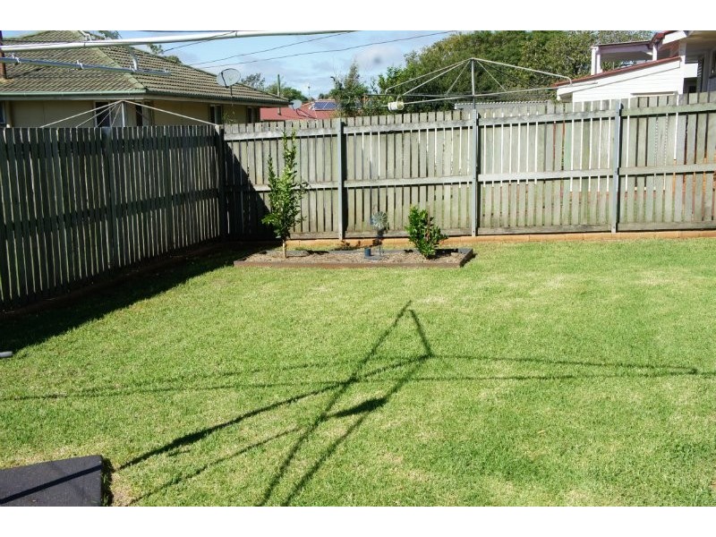 18 Hampton Street, Newtown QLD 4350