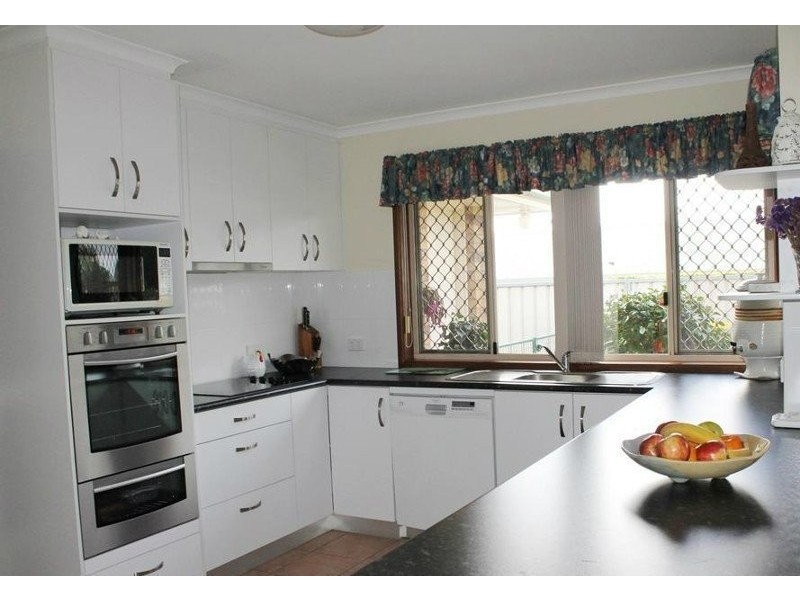 10 Donna Court, Kearneys Spring QLD 4350