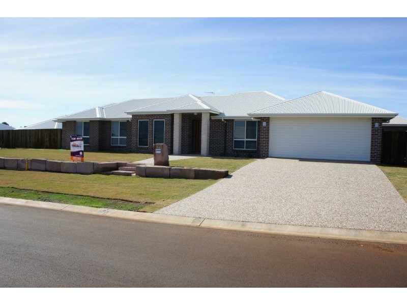 14 Sportsman Drive, Highfields QLD 4352