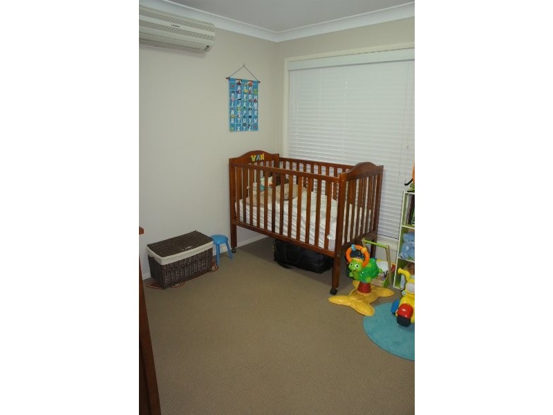 2/8 Sambar Court, Kearneys Spring QLD 4350