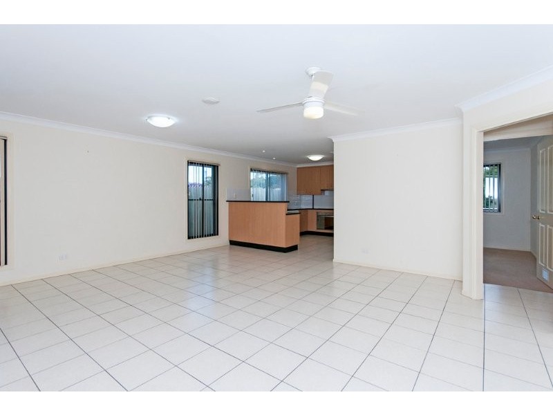 2/291 James Street, Newtown QLD 4350