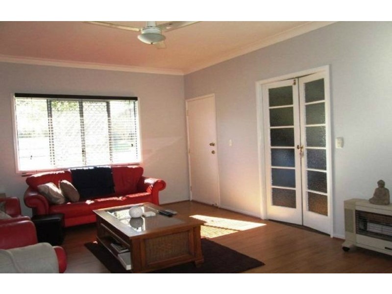26 Geoffrey Street, Mount Lofty QLD 4350