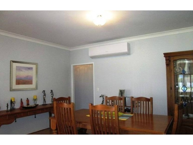26 Geoffrey Street, Mount Lofty QLD 4350