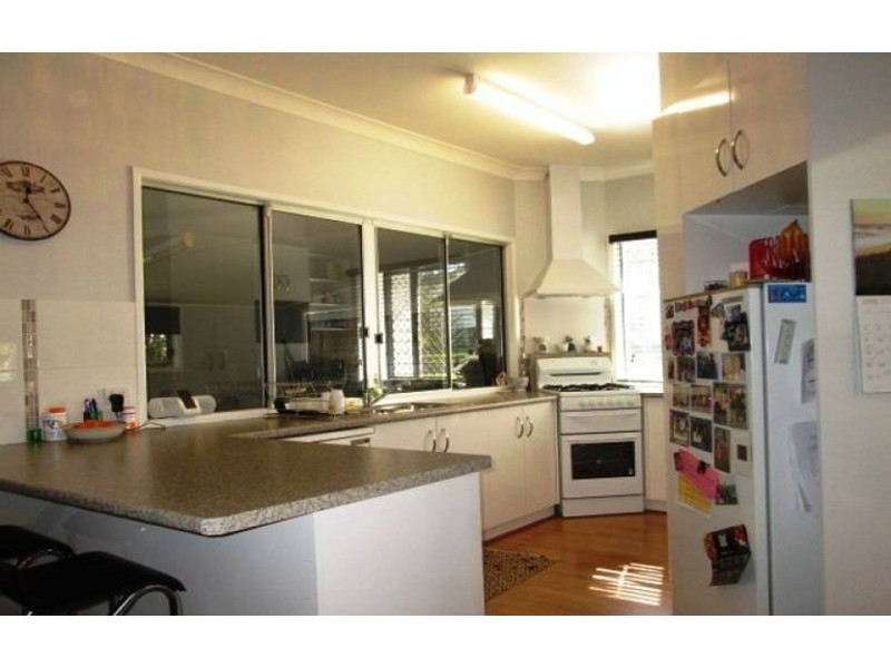 26 Geoffrey Street, Mount Lofty QLD 4350