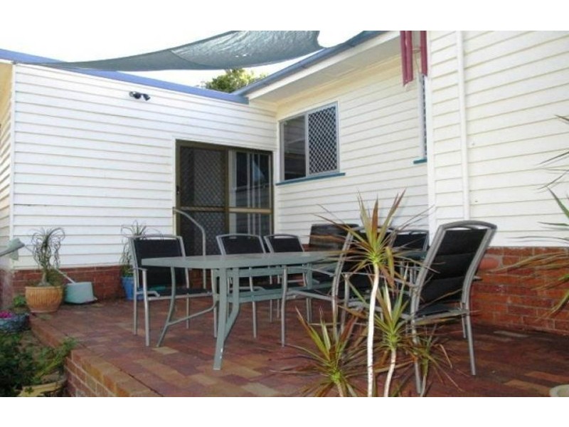 26 Geoffrey Street, Mount Lofty QLD 4350
