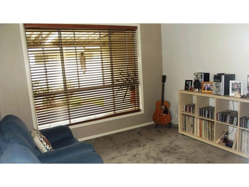 8 Conder Crescent, Metford NSW 2323