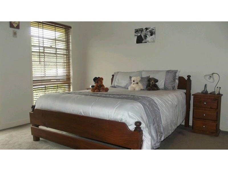 8 Conder Crescent, Metford NSW 2323