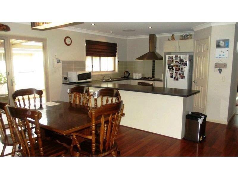 8 Conder Crescent, Metford NSW 2323