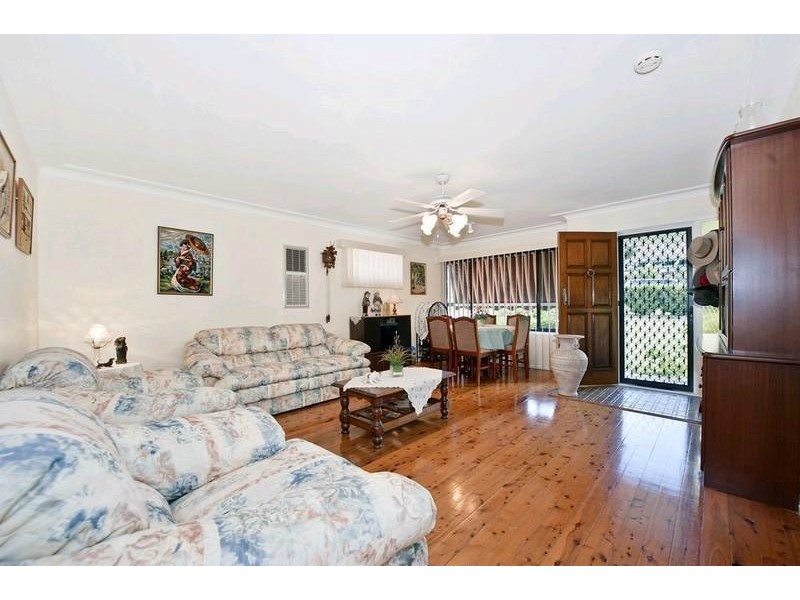 27 Leicester Avenue, Belmont North NSW 2280