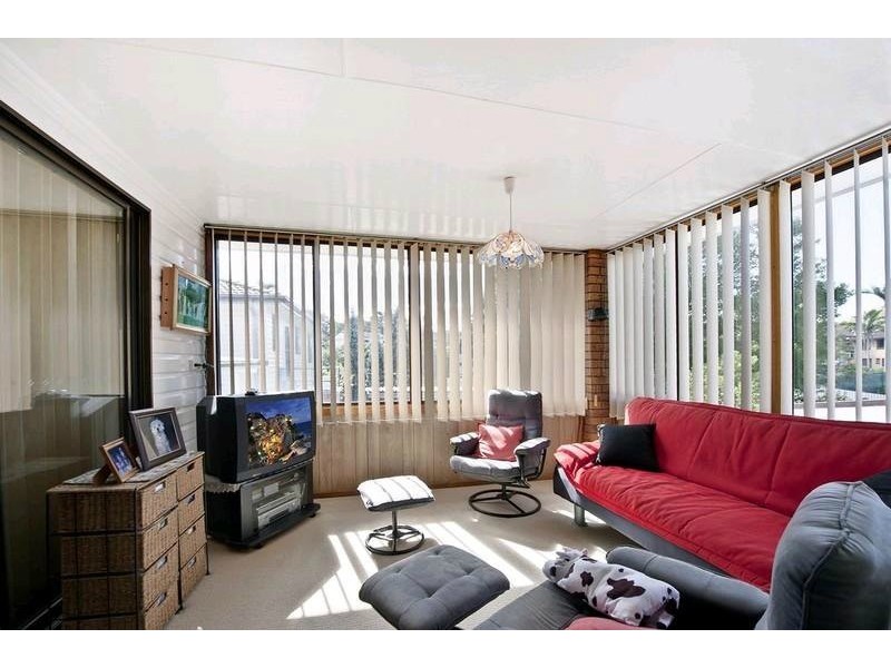 27 Leicester Avenue, Belmont North NSW 2280