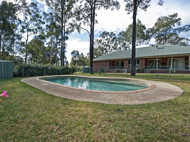 6 Woodlands Drive, Thornton NSW 2322