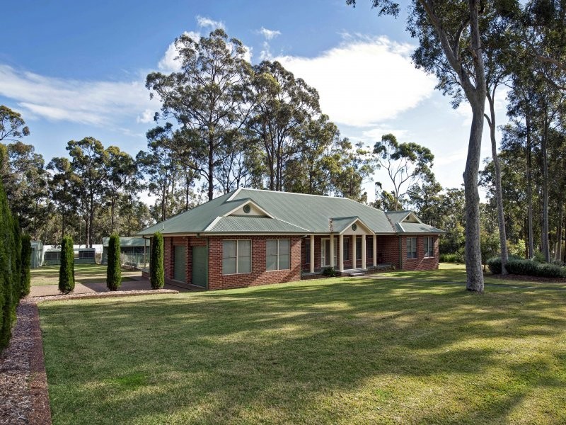 6 Woodlands Drive, Thornton NSW 2322