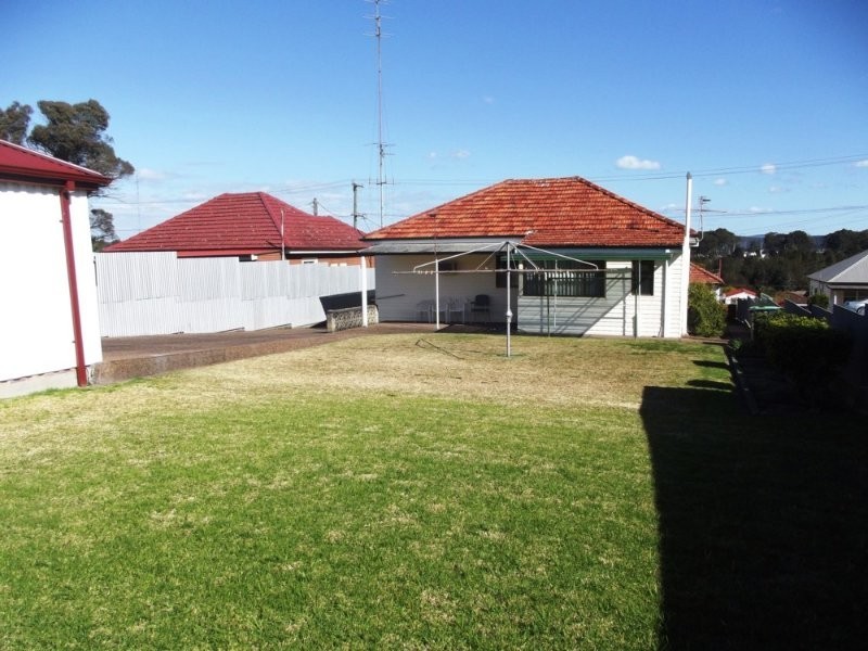 6 Marsden Street, Shortland NSW 2307