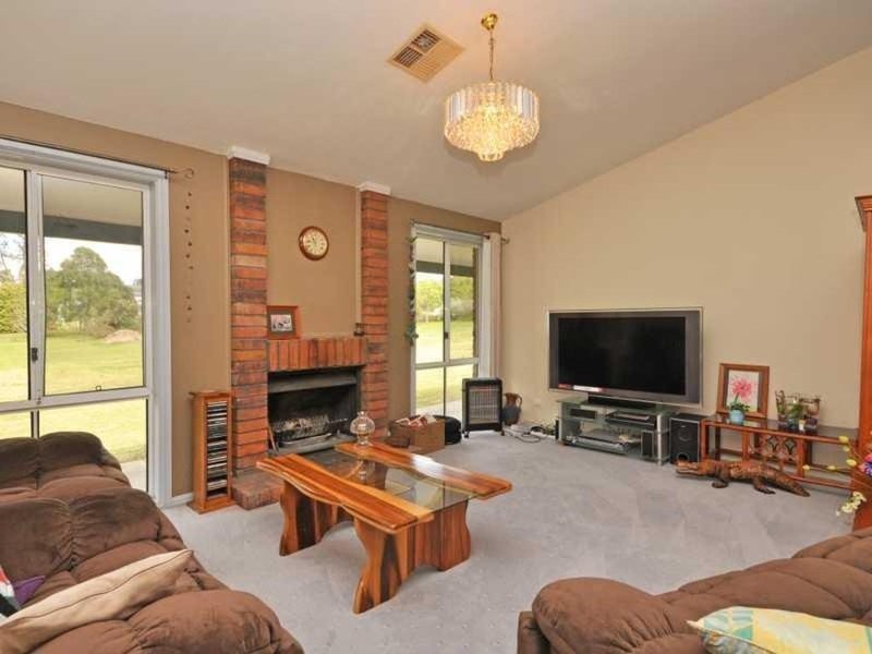 6 Cahill Close, Black Hill NSW 2322