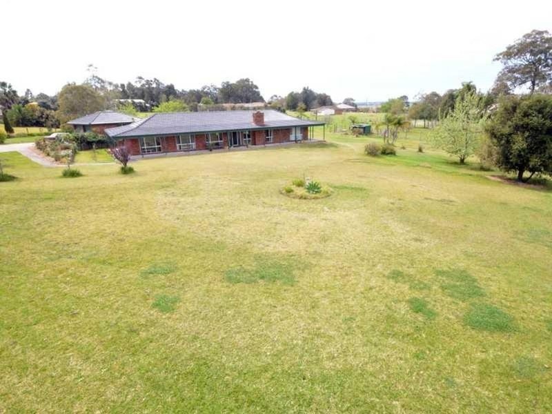6 Cahill Close, Black Hill NSW 2322