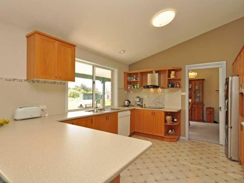 6 Cahill Close, Black Hill NSW 2322