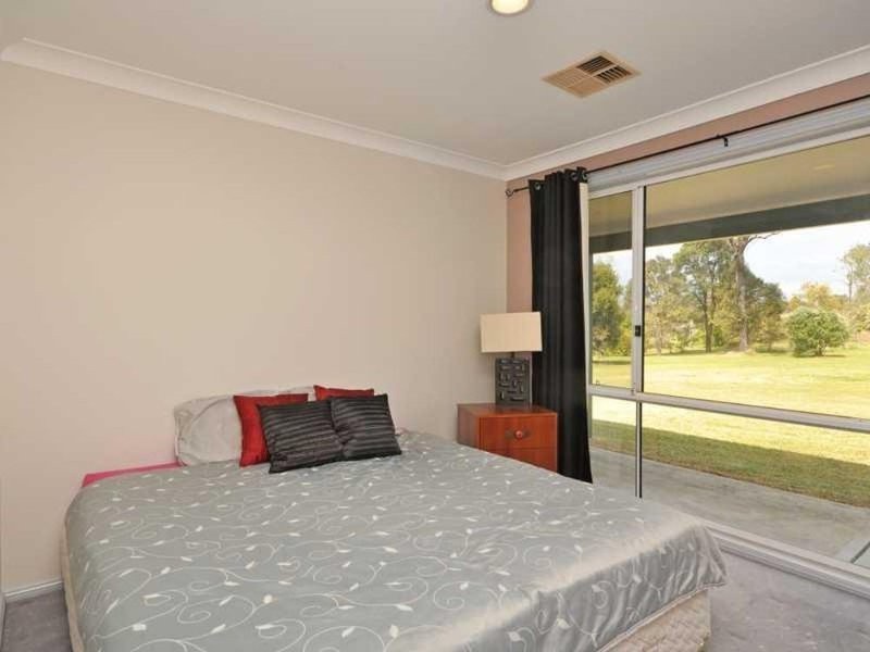 6 Cahill Close, Black Hill NSW 2322