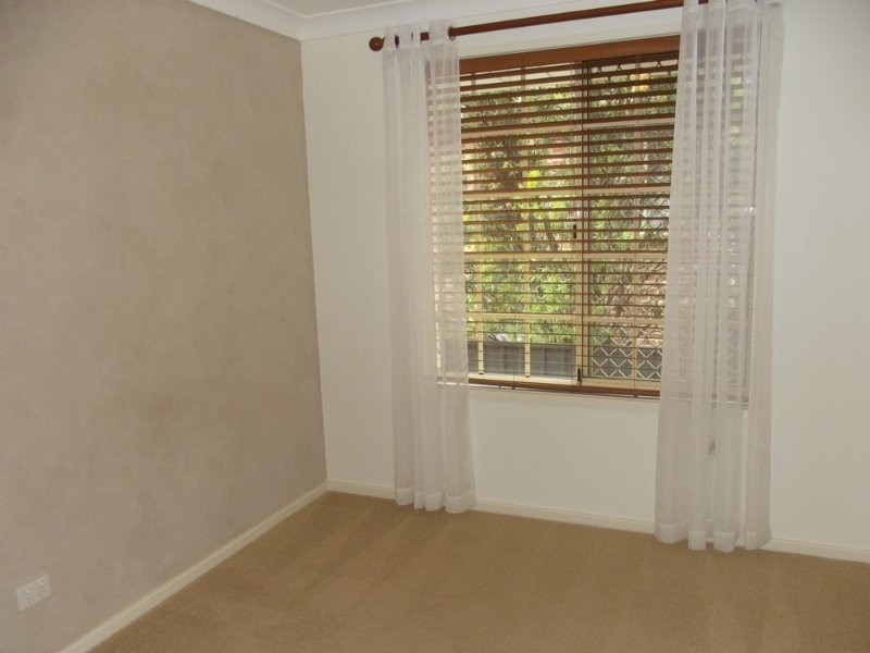 2/24 Stephanie Close, Macquarie Hills NSW 2285