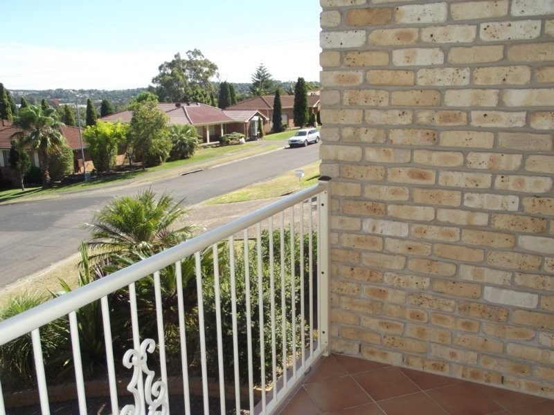 2/24 Stephanie Close, Macquarie Hills NSW 2285