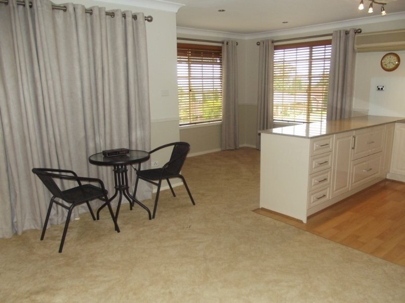 2/24 Stephanie Close, Macquarie Hills NSW 2285