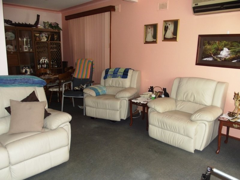 13 Moruya Parade, Kotara NSW 2289