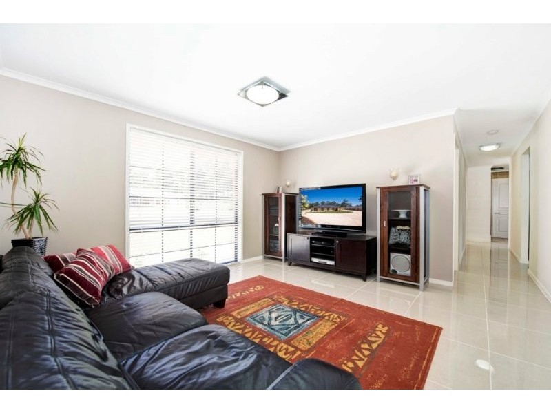 5 Honeyeater Place, Thornton NSW 2322