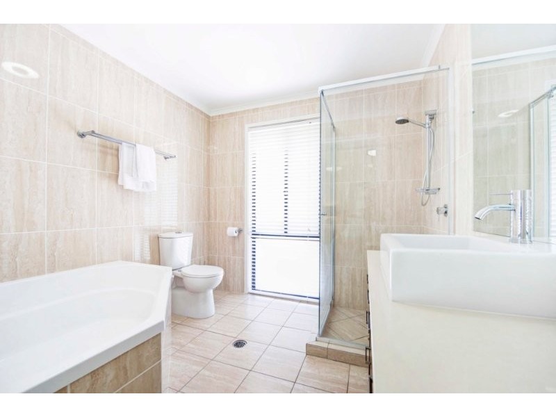 5 Honeyeater Place, Thornton NSW 2322