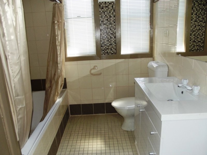 62 Lake Road, Wallsend NSW 2287