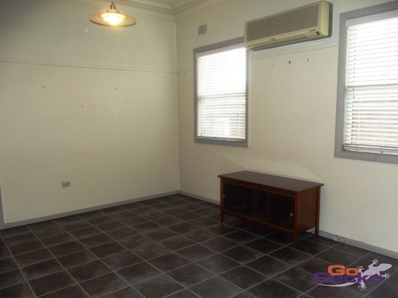 121 Macquarie Road, Cardiff NSW 2285