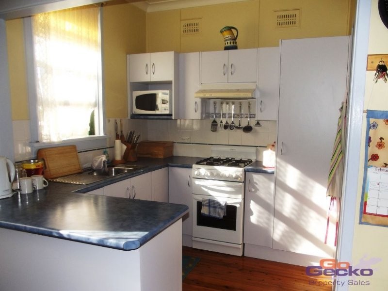 12 Rabaul Street, Shortland NSW 2307