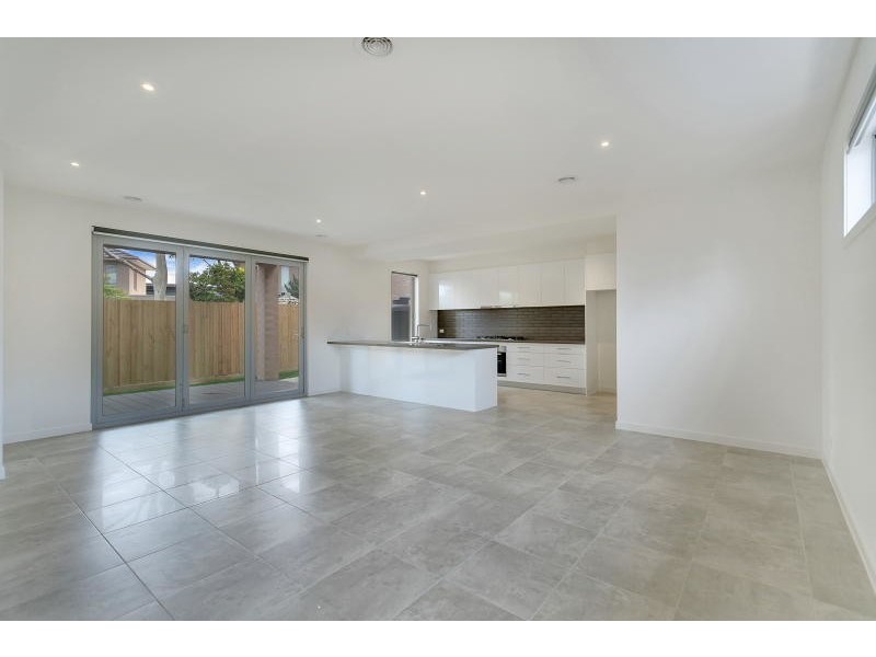 2/4 Darcy Street, Mornington VIC 3931