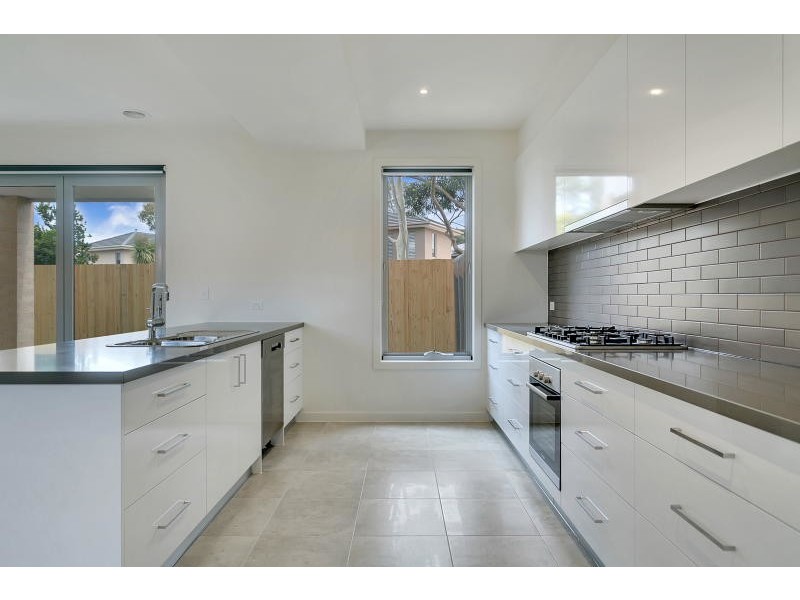 2/4 Darcy Street, Mornington VIC 3931