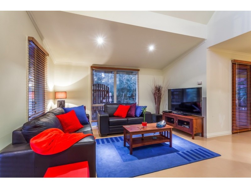 48 St Mitchell Circuit, Mornington VIC 3931