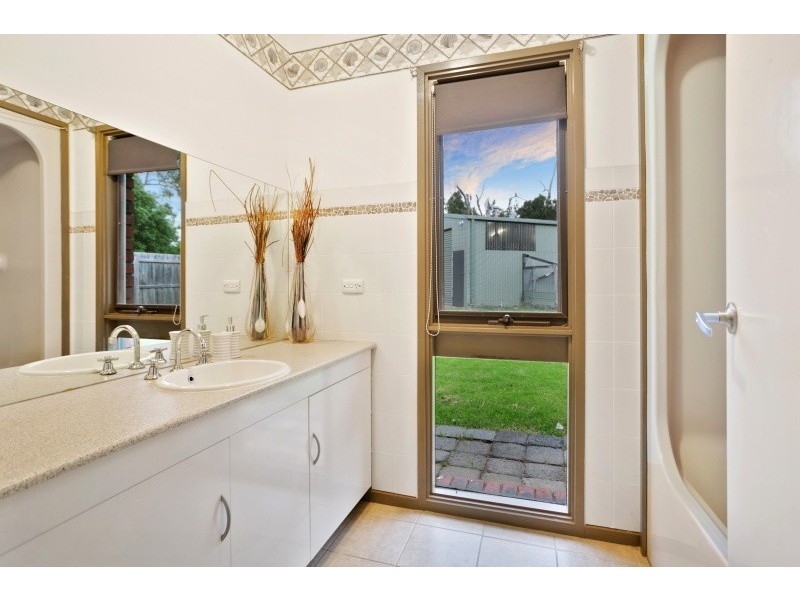 17 Vale Street, Bittern VIC 3918