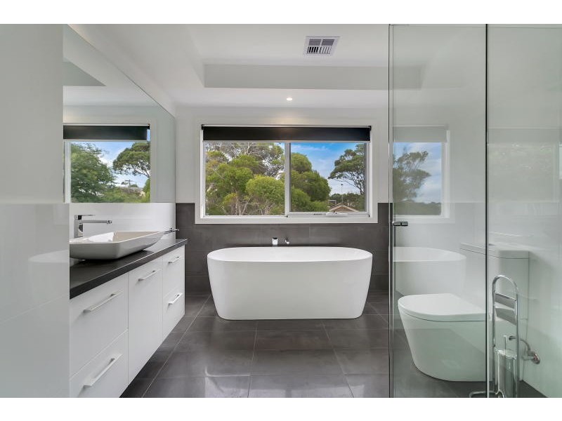 11A Seaton Road, Mornington VIC 3931
