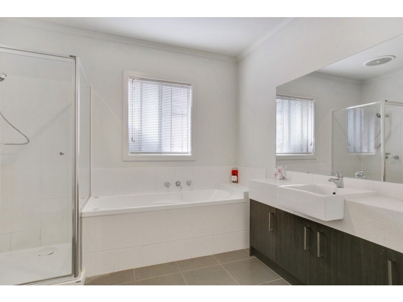 23/110 Bungower Road, Mornington VIC 3931