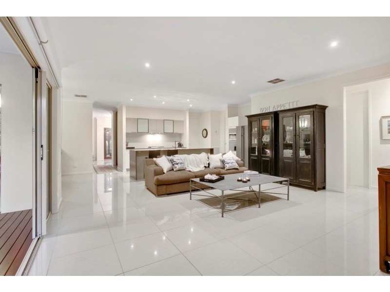 64 Marthas Ridge Drive, Mount Martha VIC 3934