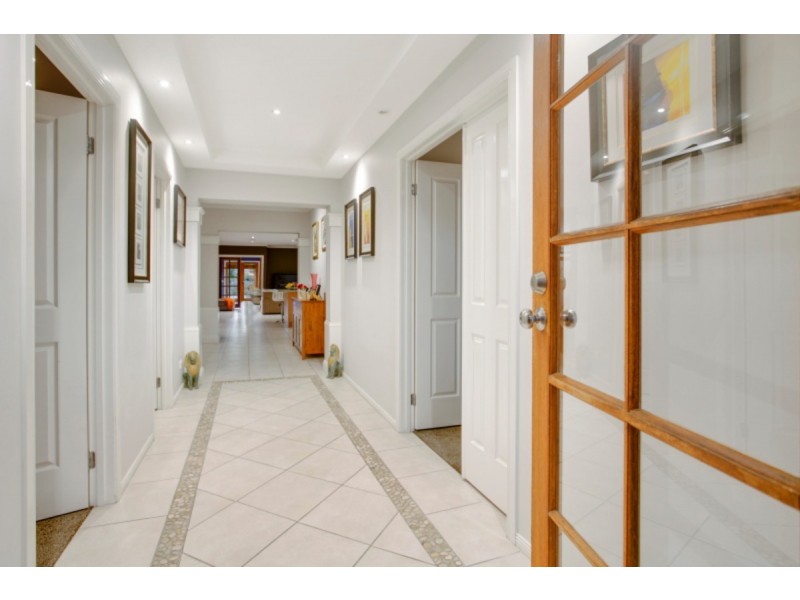 81 Summerfield Drive, Mornington VIC 3931