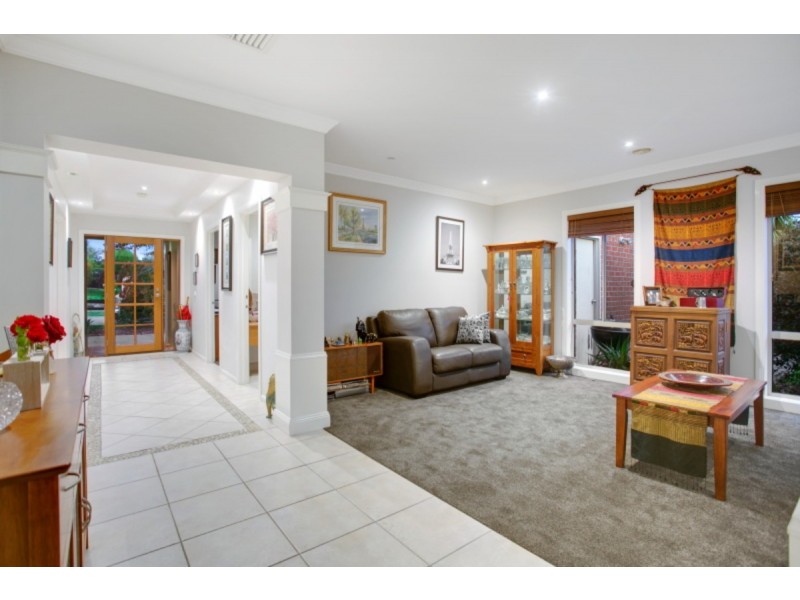 81 Summerfield Drive, Mornington VIC 3931