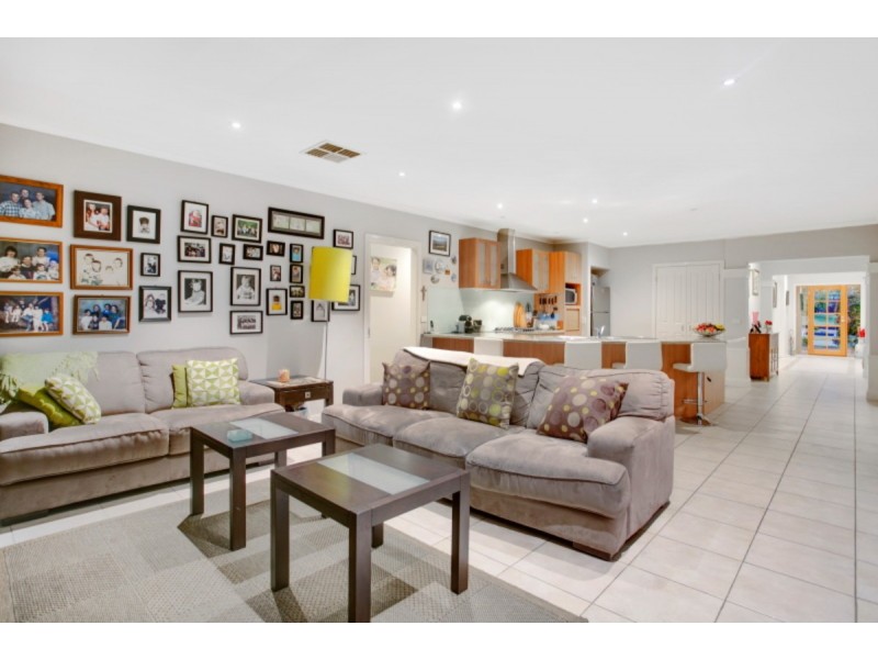 81 Summerfield Drive, Mornington VIC 3931