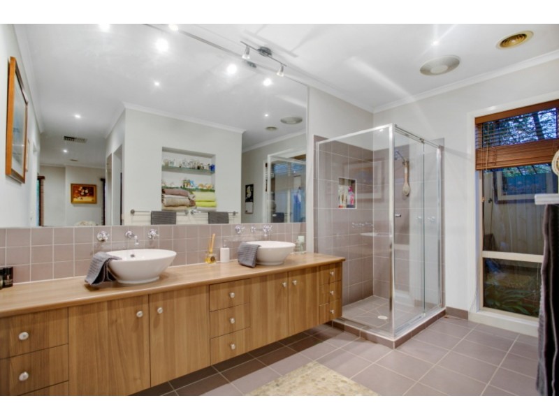 81 Summerfield Drive, Mornington VIC 3931