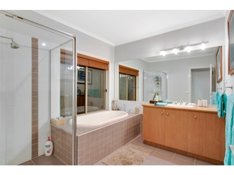 81 Summerfield Drive, Mornington VIC 3931