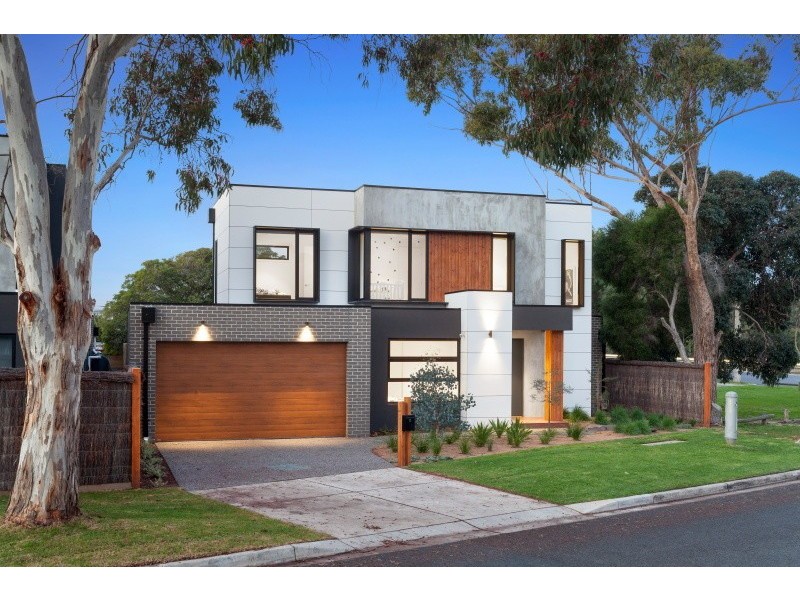 17 Moomba Street, Mornington VIC 3931