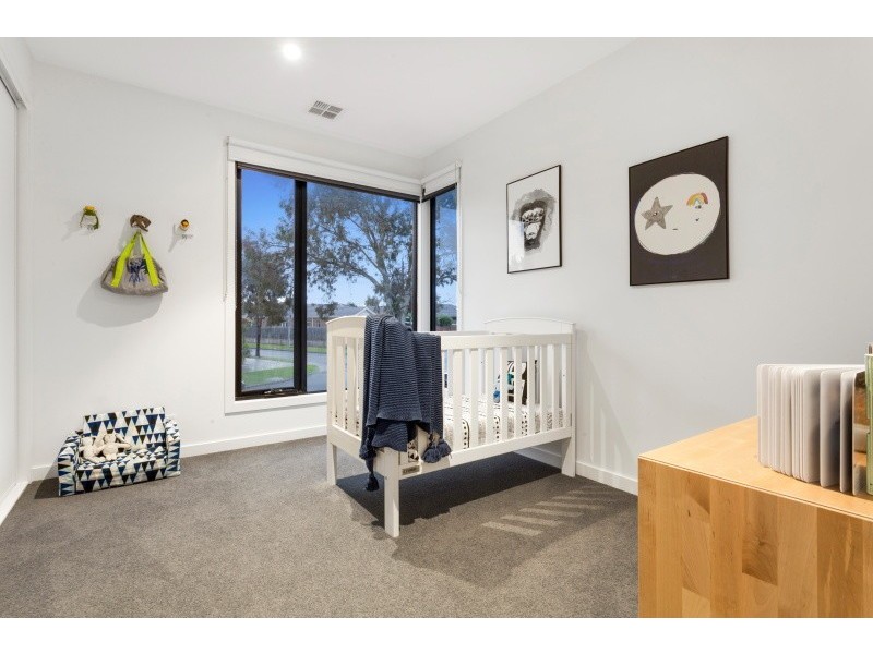 17 Moomba Street, Mornington VIC 3931