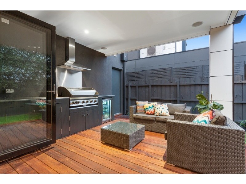 17 Moomba Street, Mornington VIC 3931