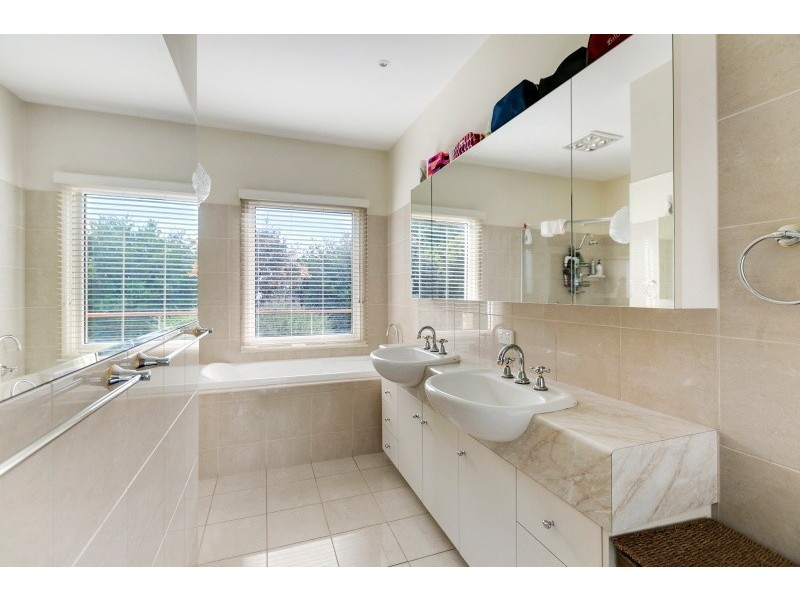 6 Headland Waters, Mount Martha VIC 3934