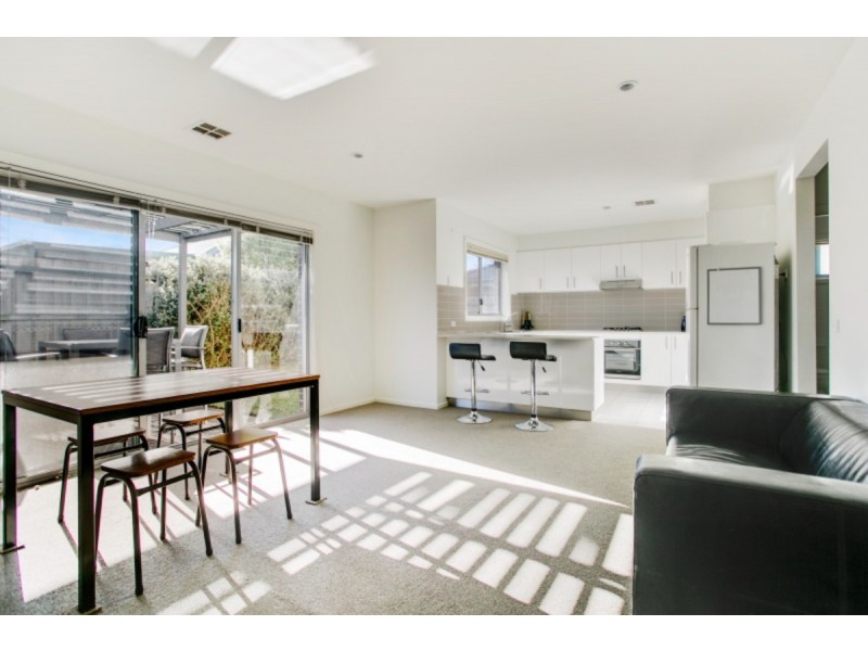 2/144 Cadles Road, Carrum Downs VIC 3201