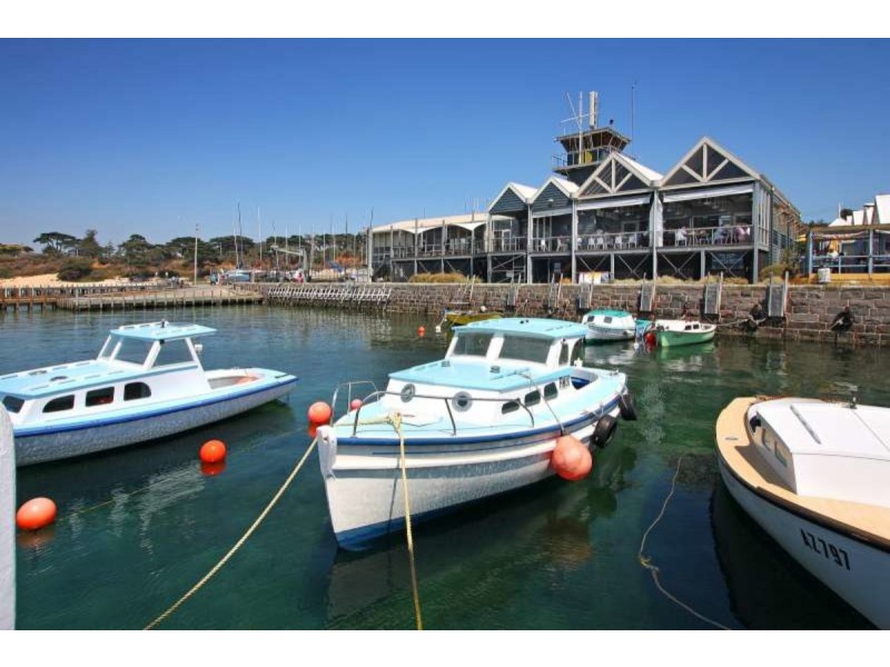 1&2/3 Swansea Grove, Mornington VIC 3931