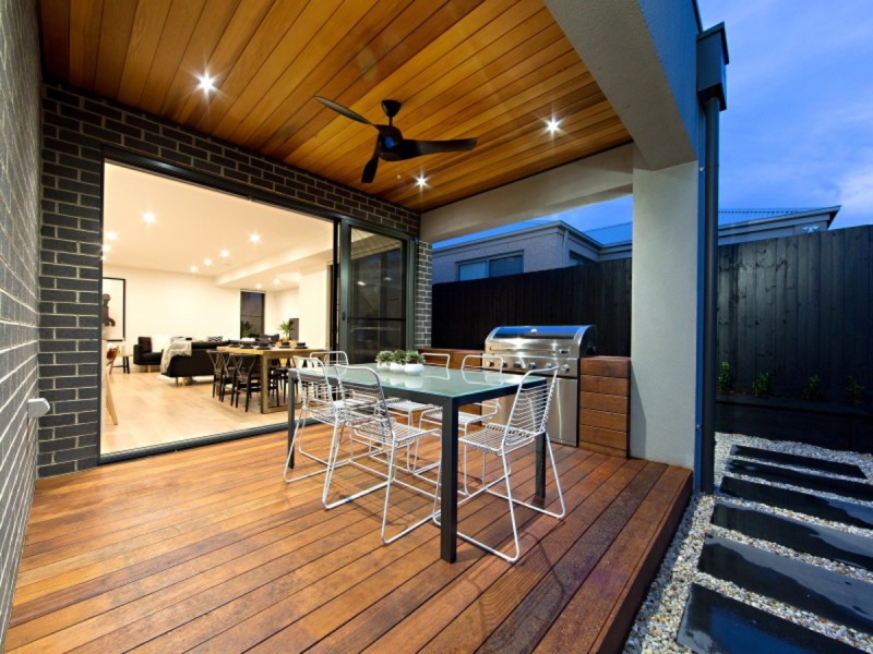 14a Carnoustie Grove, Mornington VIC 3931